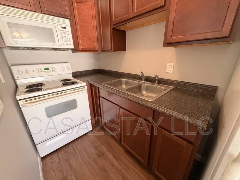 Louisville Condo: 1724 Tempest Way