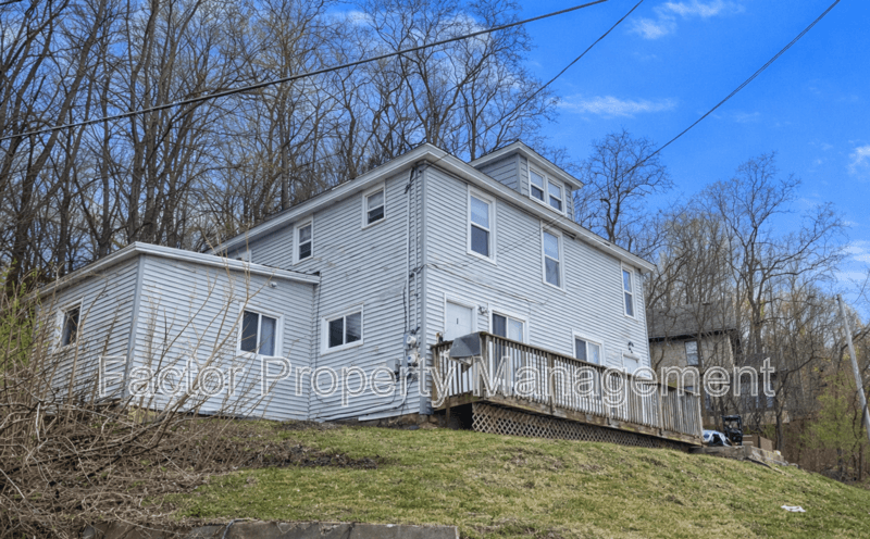 Mankato Condo: 103 Locust St.