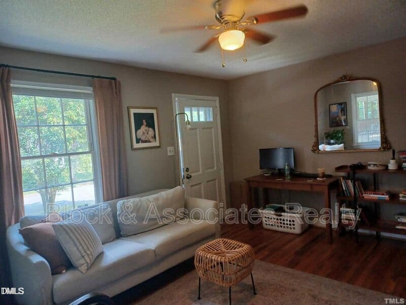 Raleigh House: 706 Van Buren Rd