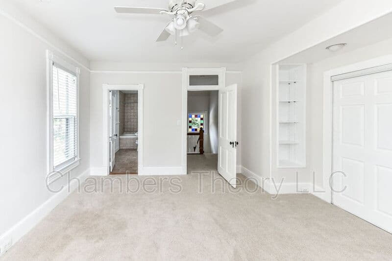 Dunn Loring House: 2415 Sandburg St