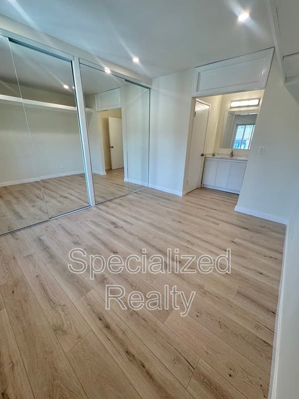 Glendale Condo: 409 Burchett Street