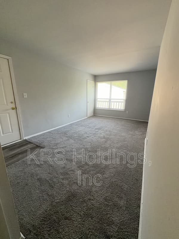 Richmond Condo: 1247 Nelson St