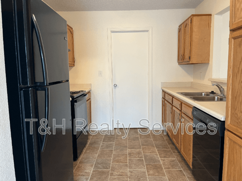 Indianapolis House: 4210 Village Trace Boulevard