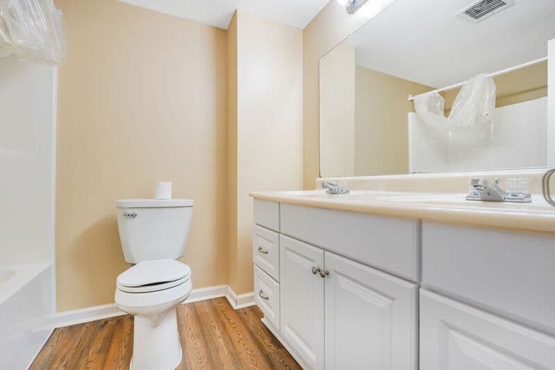 Fredericksburg House: 128 kings Mill Drive