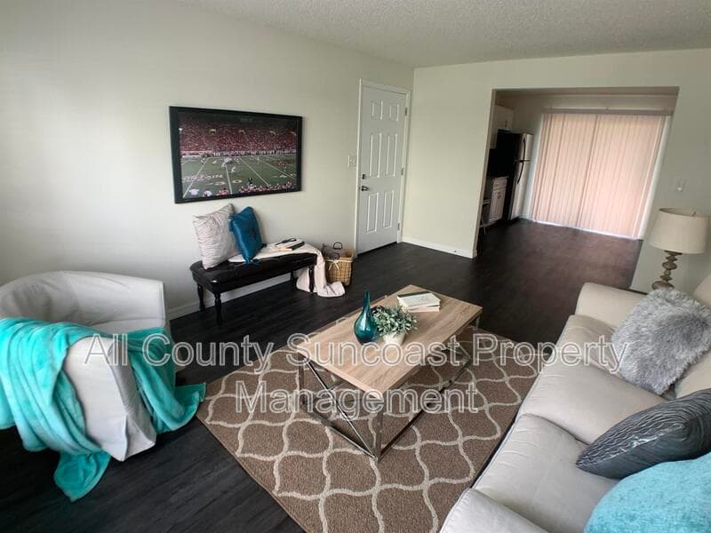 Pinellas Park Condo: 7450 35th St N #1002