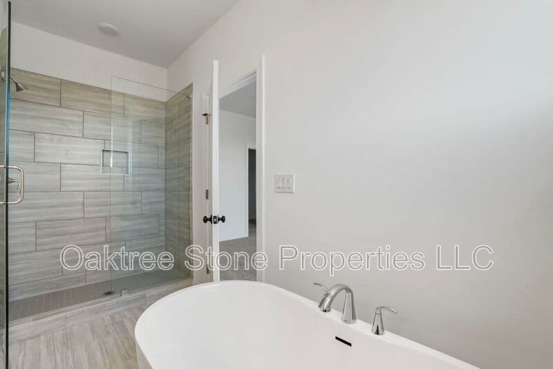 Sugar Hill House: 634 Oakleaf Grove Lane