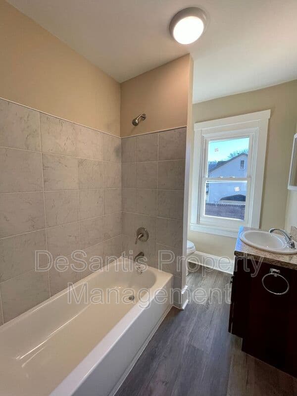 Brackenridge House: 724 East 7th Avenue
