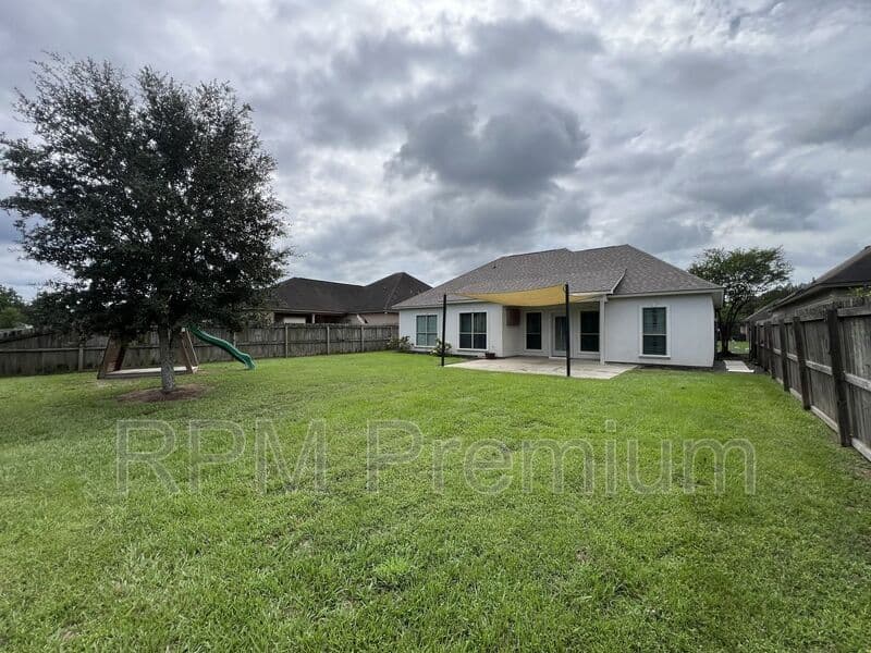 Denham Springs House: 10753 Fenway Lane