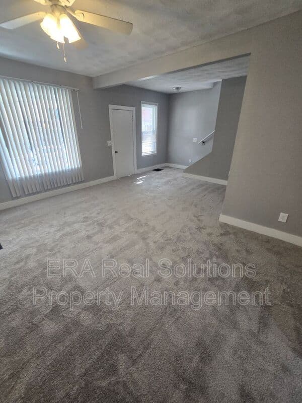 Columbus House: 49 S. Harris Avenue
