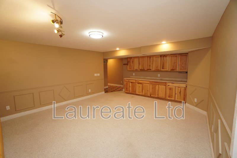 Aurora House: 3036 S Waco Ct