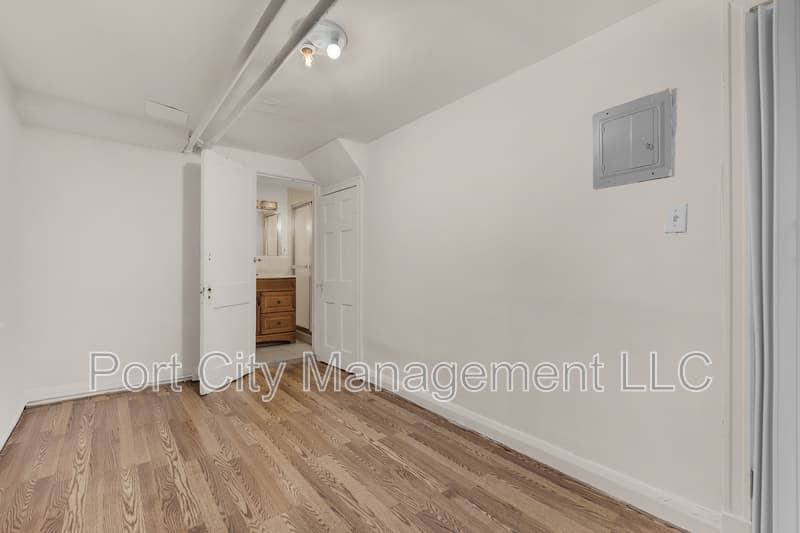 Baltimore Townhome: 931 Saint Paul Street - Unit BR