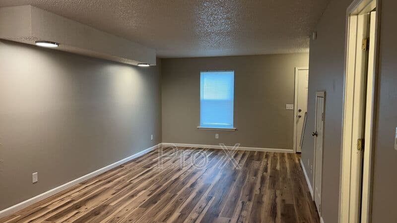 Fayetteville House: 514 N Betty Jo Drive