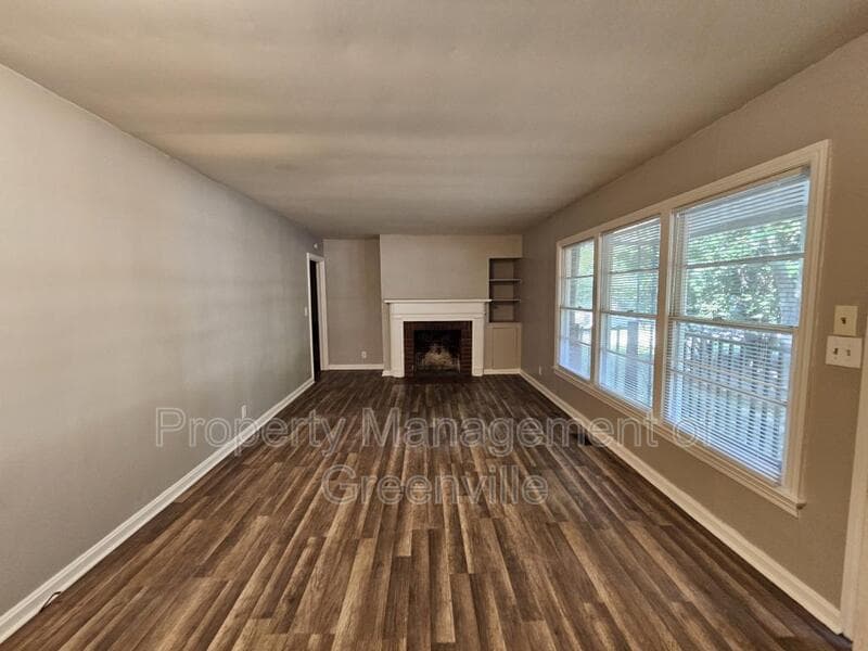 Greenville House: 7 Mayflower Avenue