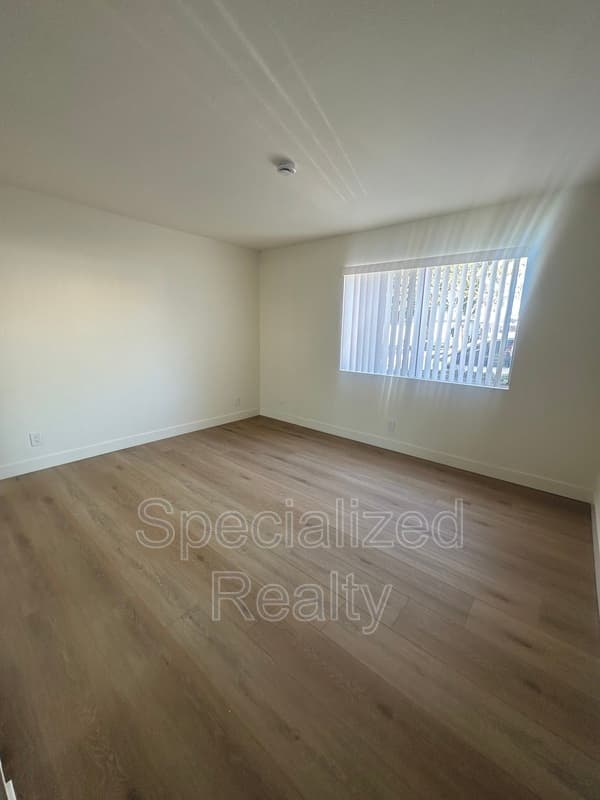 Van Nuys Condo: 14718 Sylvan Street
