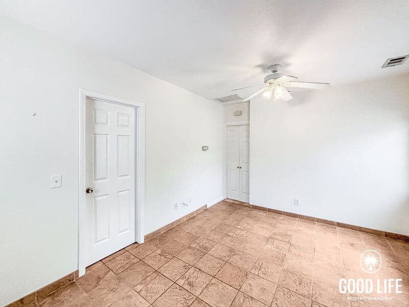 San Diego House: 4323 1/2 Cleveland Ave