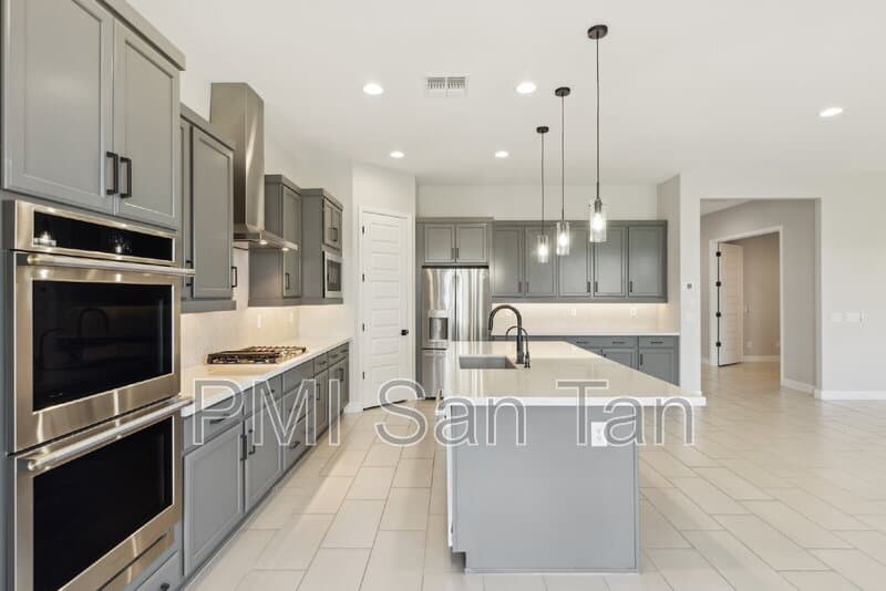 Queen Creek House: 20598 East Avenida Del Valle Court