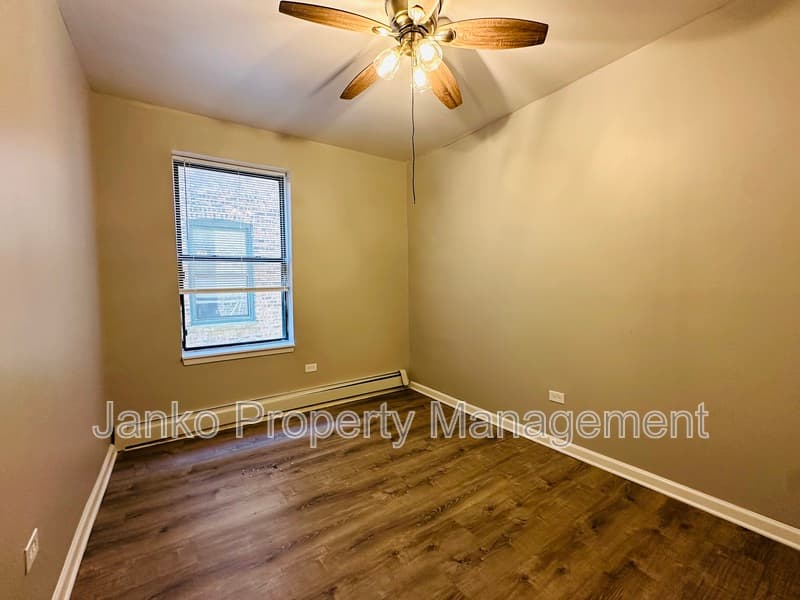 Chicago Condo: 62 N Parkside Ave