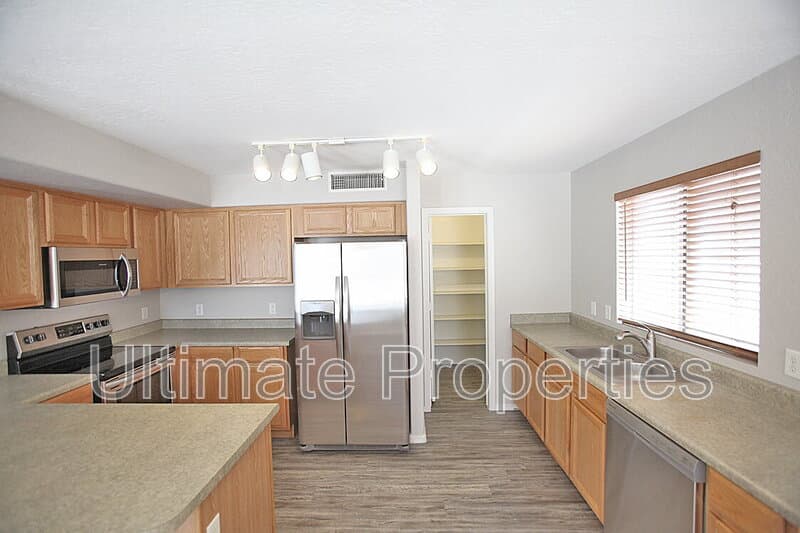 Litchfield Park House: 6132 N Florence Ave