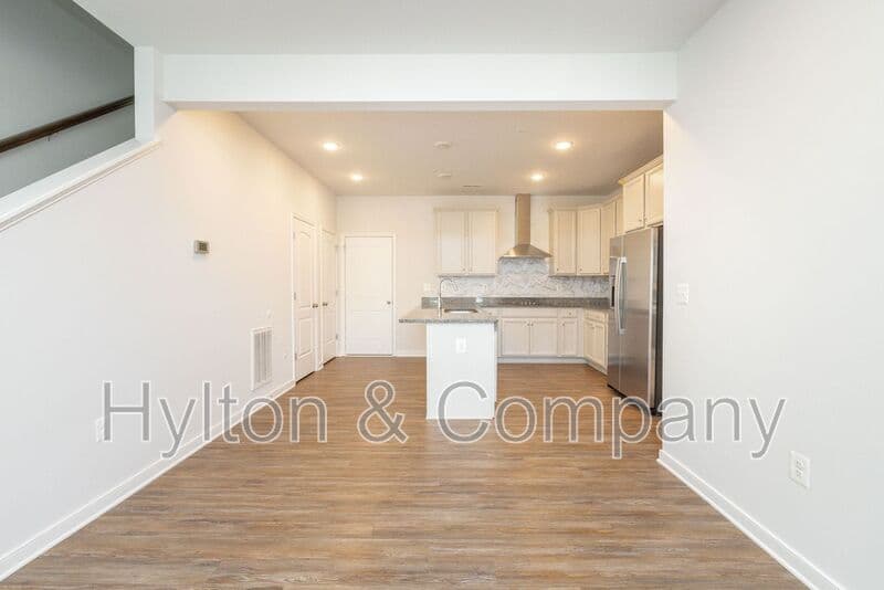 Richmond Townhome: 5920 Whitehurst Ln