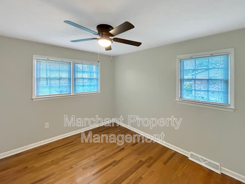 Taylors House: 15 Wood Circle