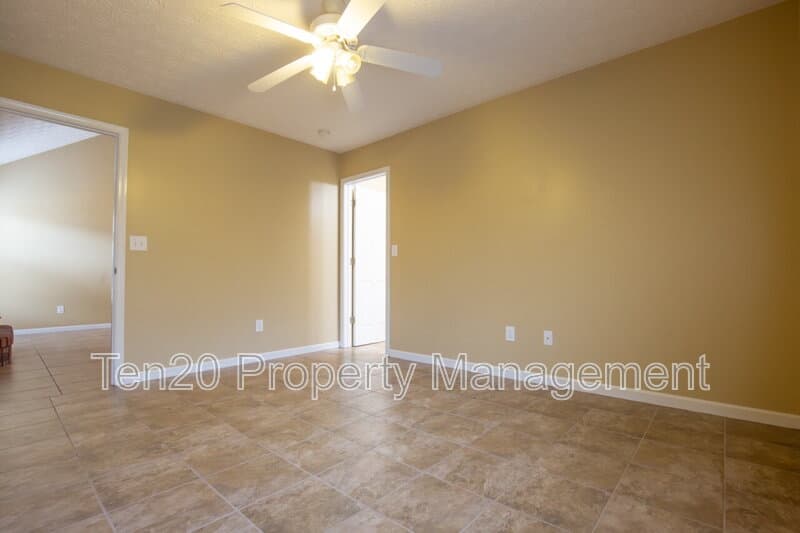 Phenix City House: 25 Kalin Street