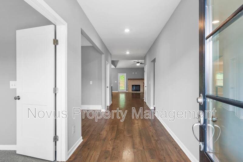 Carrollton House: 122 Cedar Park Way