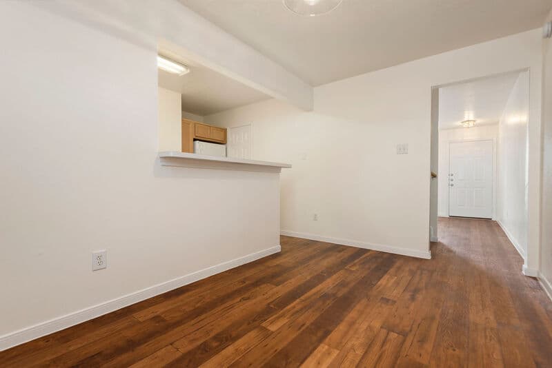 Dickinson Townhome: 2102 St Lucia Calle