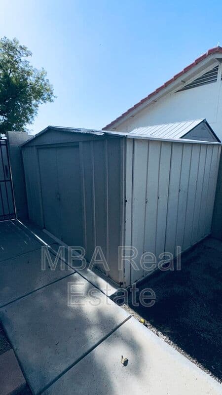 Tempe House: 7740 S Terrace Rd