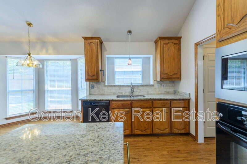 Hurst House: 3120 Steve Dr