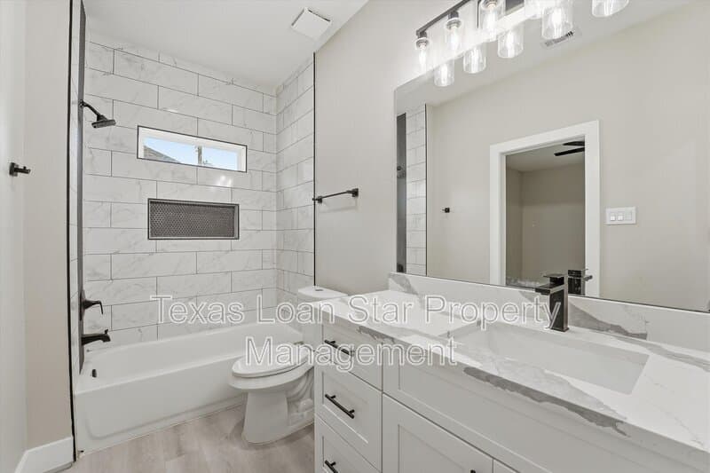 Houston Condo: 3107 Grassmere St