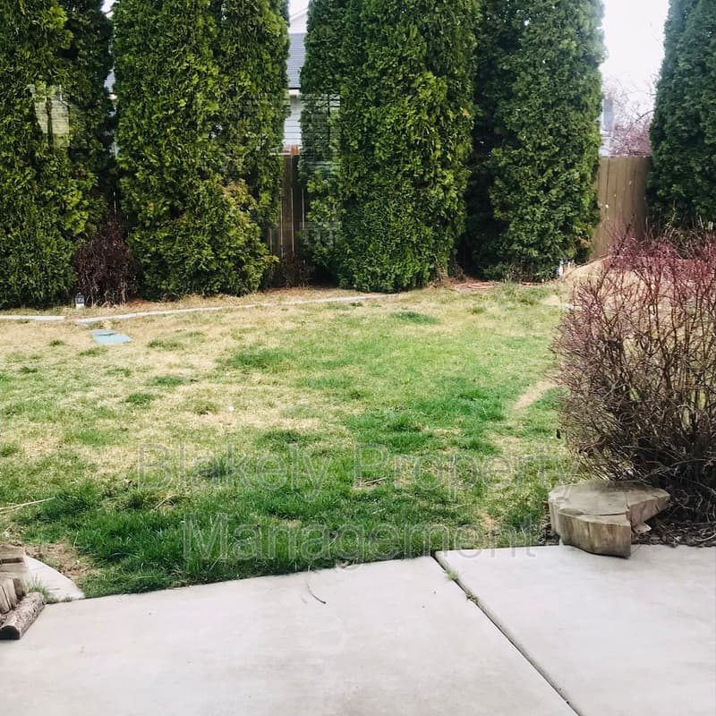 Nampa House: 72 N. Pleasant Hill Dr.