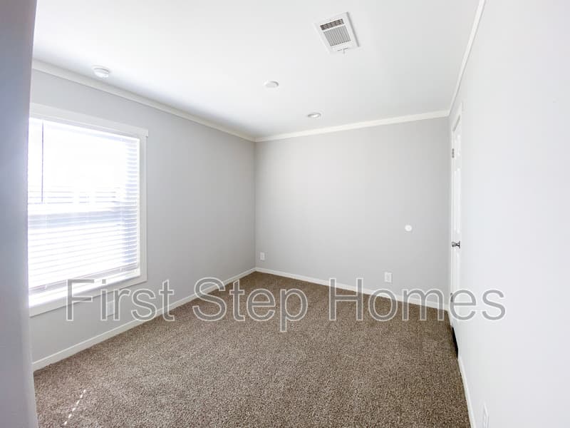Oak Point House: 235 Islero Drive