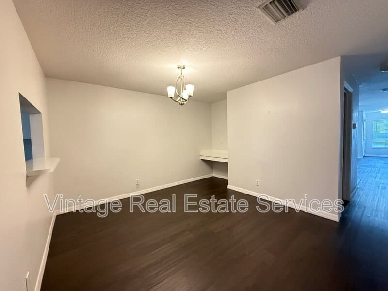Valrico House: 254 Castlekeeper Pl