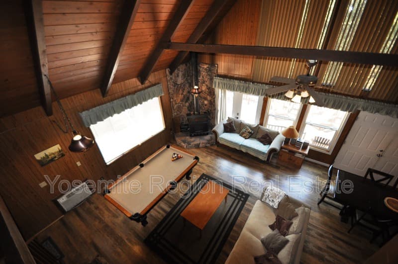 Groveland House: 20415 Pine Mountain Drive