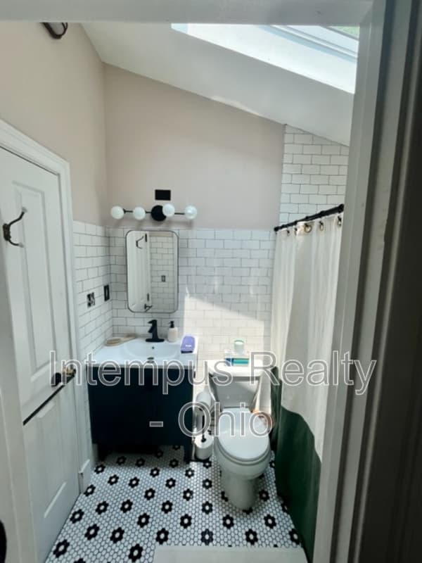Cincinnati House: 3724 Stevens Pl