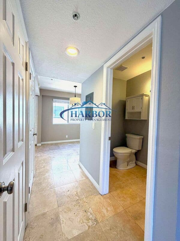 Long Beach Townhome: 533 Walnut Avenue