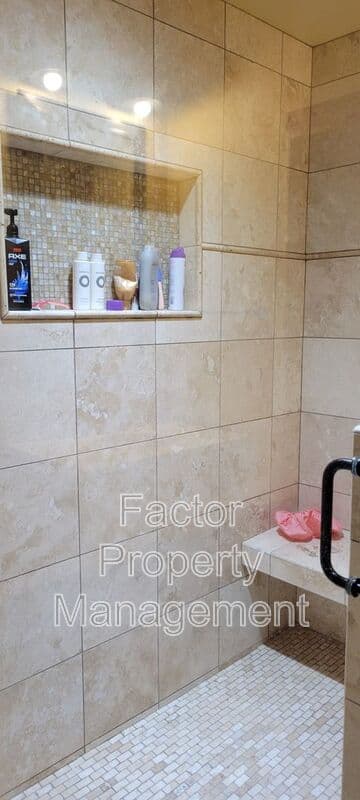 North Mankato Condo: 237 1/2 Belgrade Ave