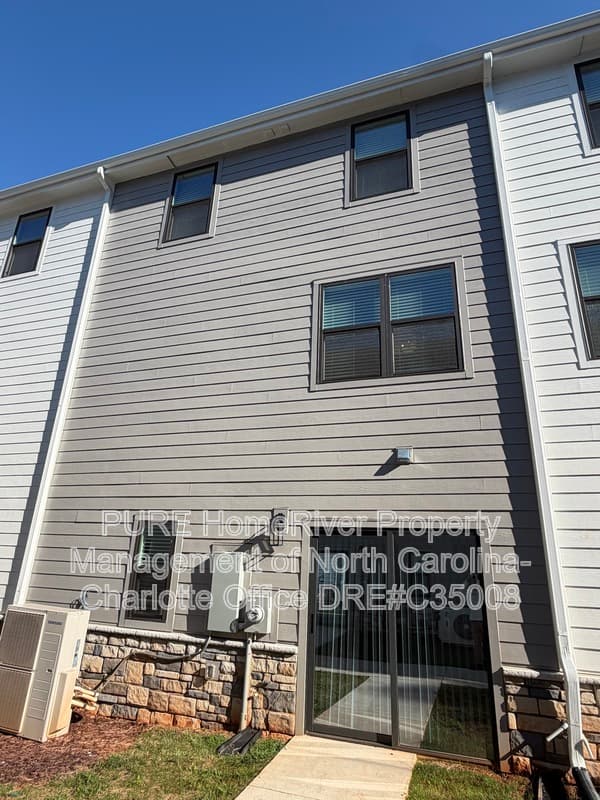 Charlotte Townhome: 2106 Bombay Way