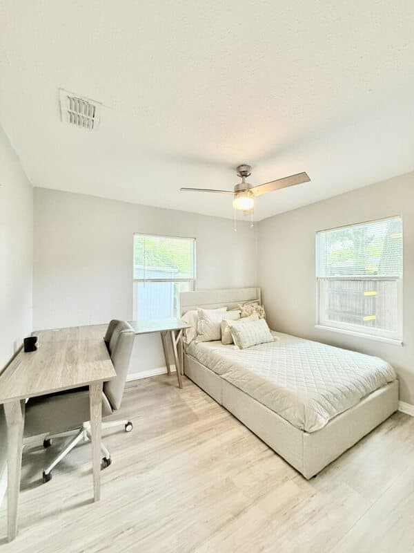 St. Petersburg House: 4528 70th Street North