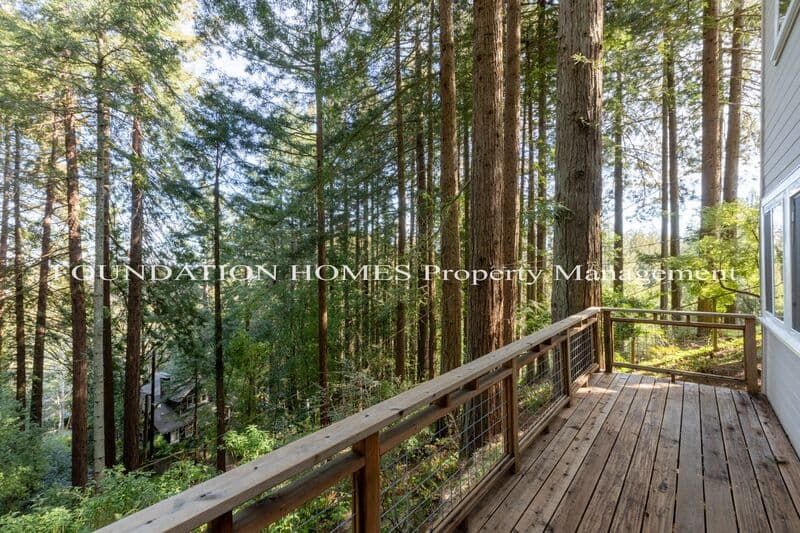 Mill Valley House: 20 Hamilton Ln.