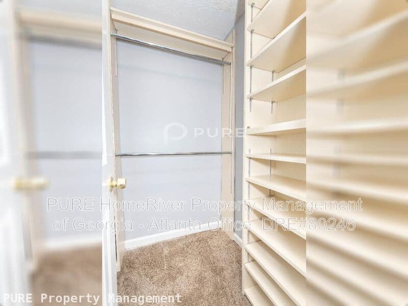 Duluth Townhome: 3554 Knotsberry Ln