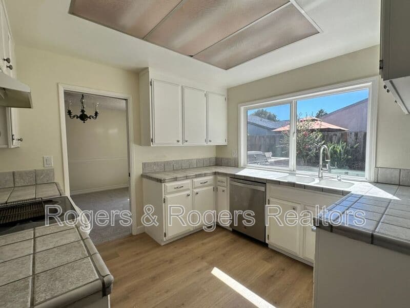 San Jose House: 276 Moraga Way
