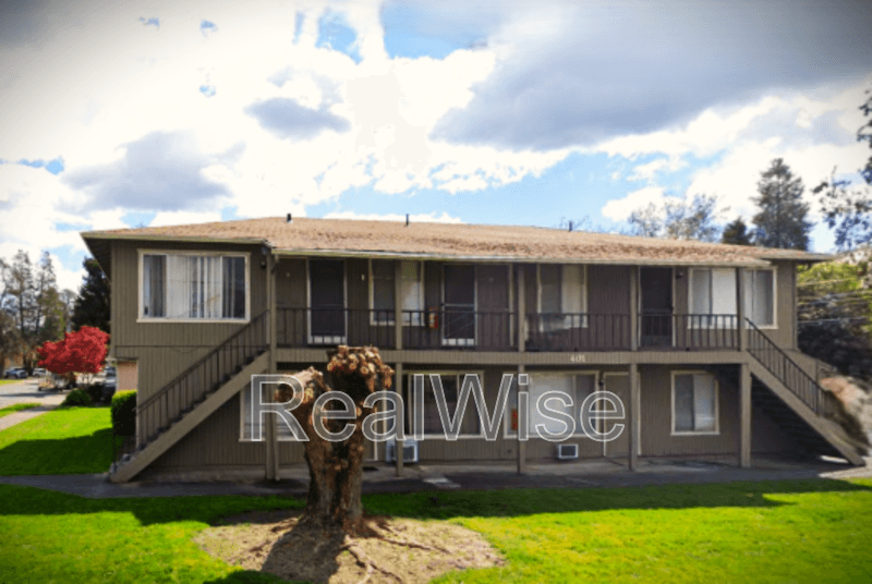 Grants Pass House: 401 SE 9th St