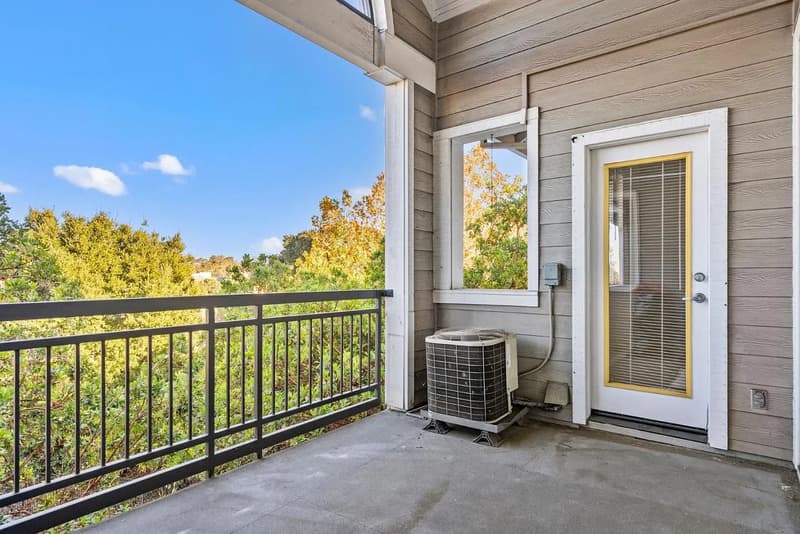 East Palo Alto Condo: 1982 W Bayshore Rd
