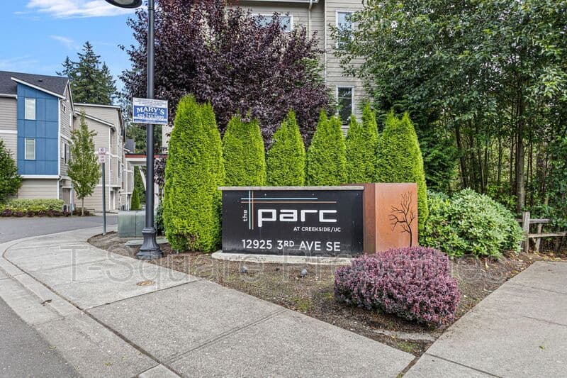 Everett Townhome: 12925 3rd Ave SE