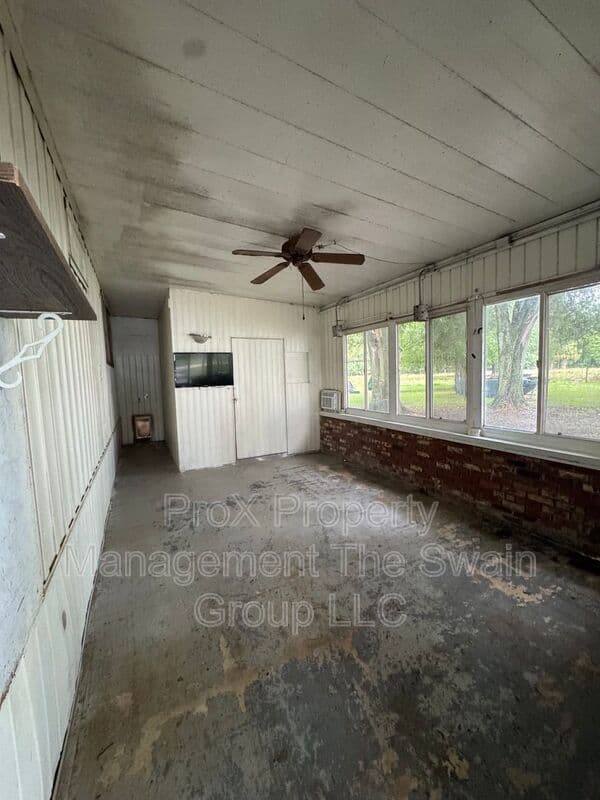 Lakeland House: 534 Oak Ridge E