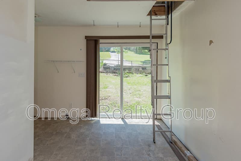 Pinson House: 6450 Kimberly Loop