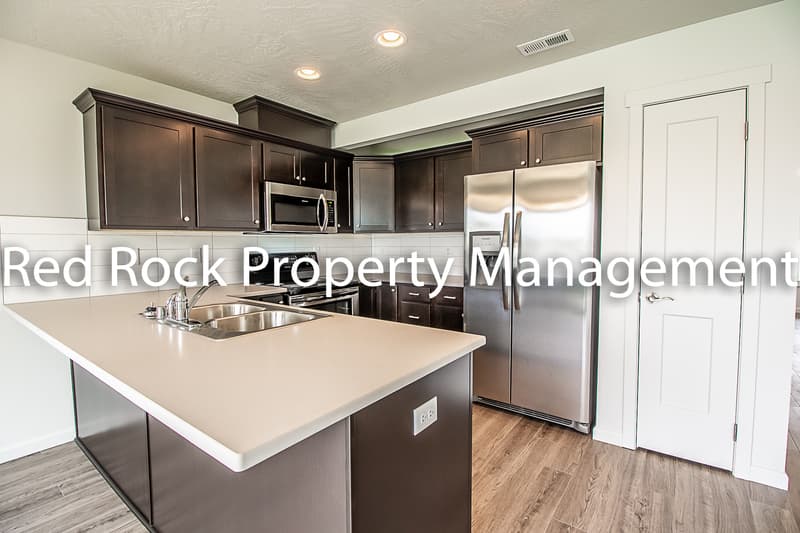 Spokane Valley Condo: 2009 North Flora Road
