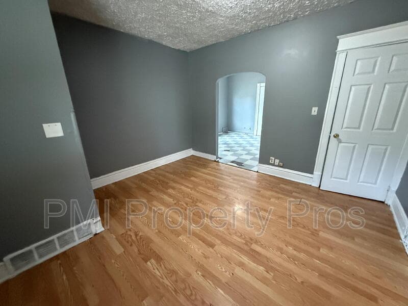 Milwaukee Condo: 1415 N 37th St