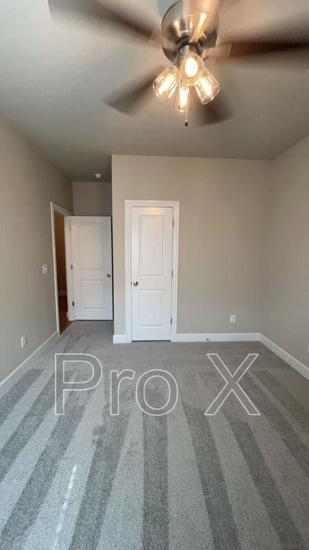 Pea Ridge House: 2408 Charles St